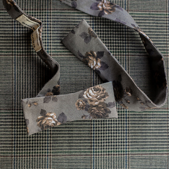 Floral Bow Tie (Grey)