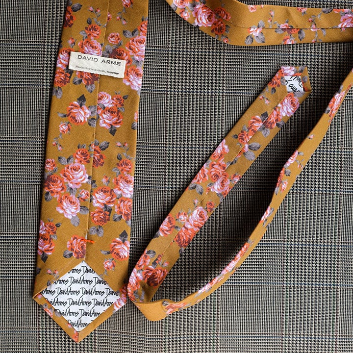 Floral Necktie (Gold)