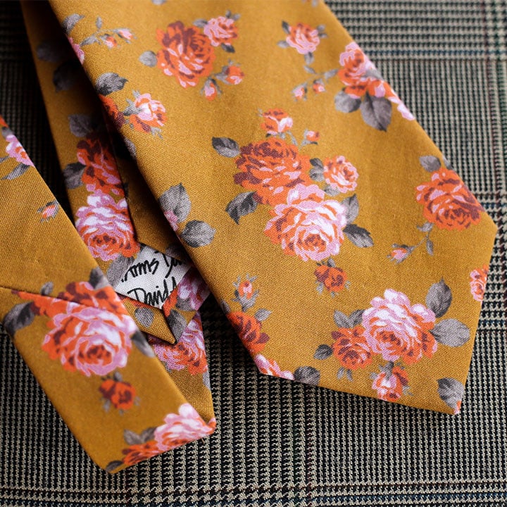 Floral Necktie (Gold)
