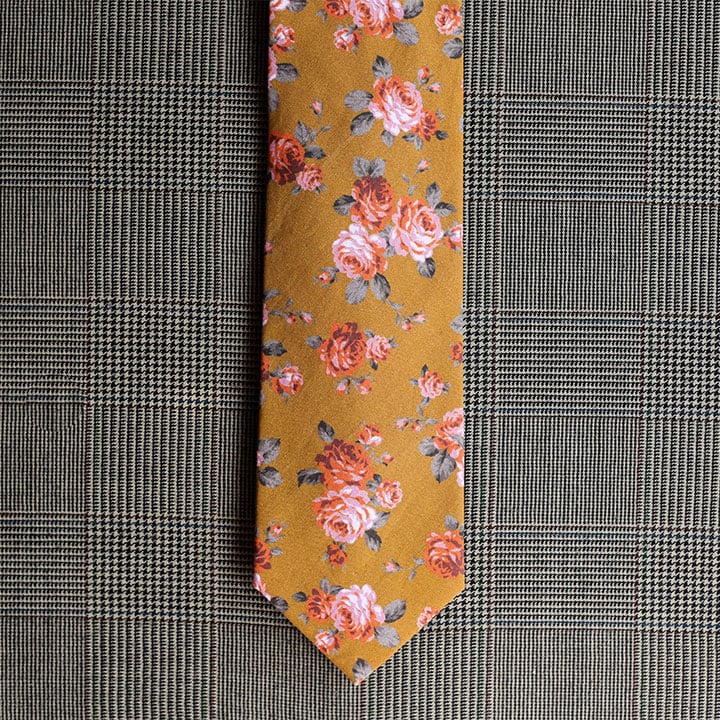 Floral Necktie (Gold)