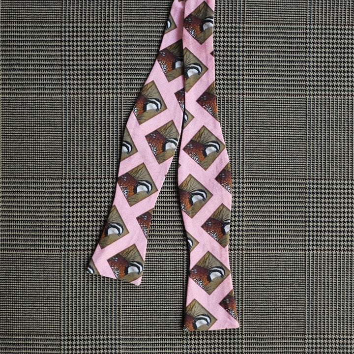 Quail Bow Tie (Pink)